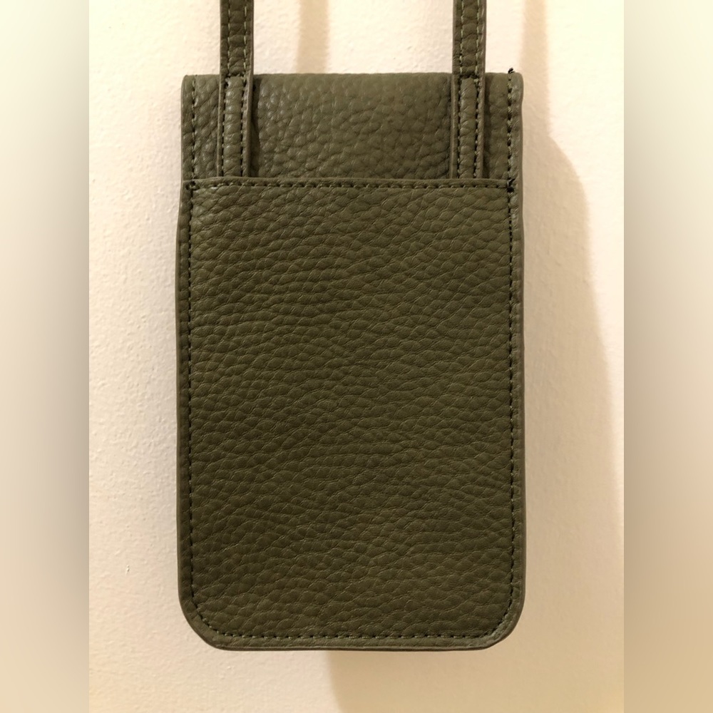 Colab Faye - Tech Crossbody - Picture 2 of 6